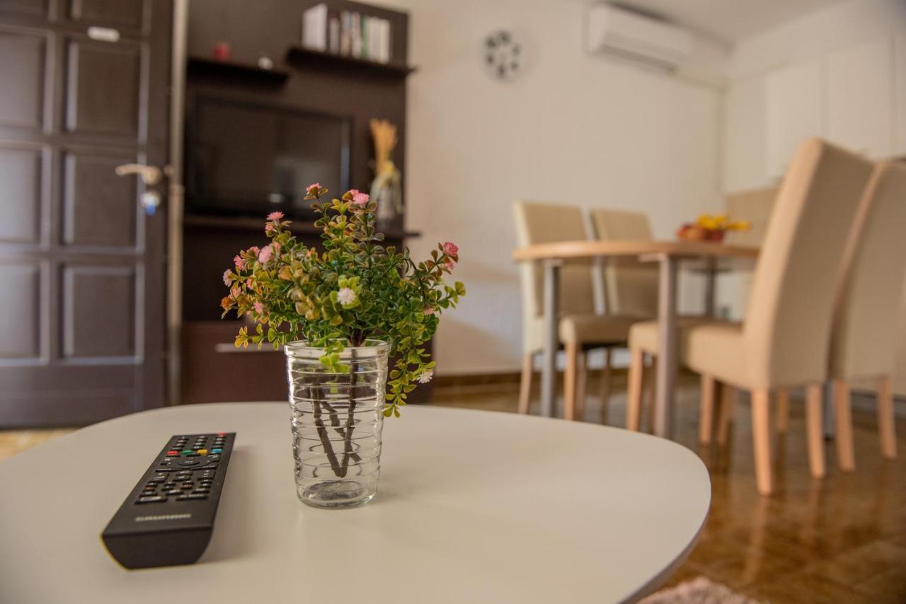 Apartman Bozica Apartment Vir Ngoại thất bức ảnh